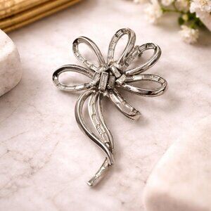 Vintage Rhinestone Silver Tone Floral Bow Brooch Pin Jewelry Accessory Elegant D